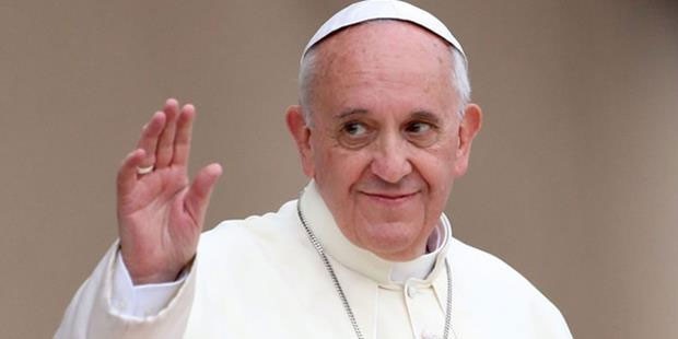 Embriyonik kök hücre araştırmaları için ise Papa “Sözde başkalarını kurtarmak için insanları laboratuvar denekleri olarak kullanmak” olduğunu söyleyen Papa, kendisini dinleyen 4 bin doktoru “cesur” davranmaya devam etmeye çağırdı. 
