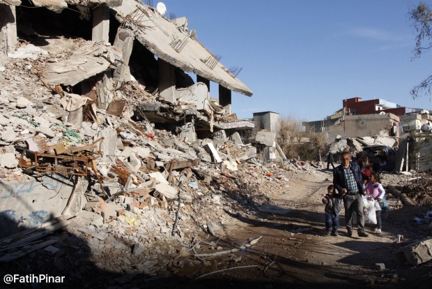  Şırnak’ın Cizre ilçesinde 14 Aralık 2015'te başlayan sokağa çıkma yasağı bugün sabah 05:00 itibariyle  kısmen kaldırıldı.  
