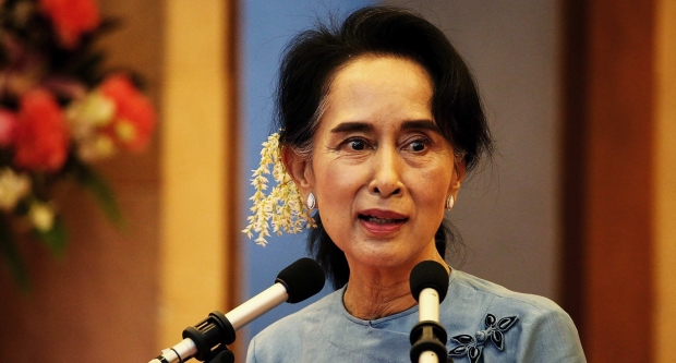 Aung San Suu Kyi (Myanmar): Nobel ödüllü Aung San Suu Kyi, Kasım 2015'te yapılan seçimlerden bu yana devlet müşavirliği görevini yürütüyor. Myanmar kanunlarına göre devlet müşavirliği, fiili başbakanlık anlamına geliyor.