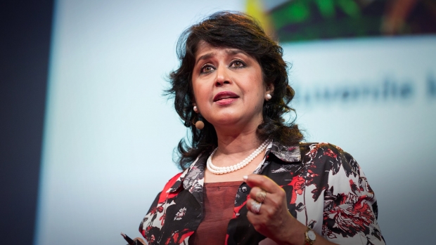 Ameenah Gurib-Fakim (Mauritus): Ameenah Gurib-Fakim, Haziran 2015'te parlamento tarafından devlet başkanlığına seçilerek Mauritius'ta devlet başkanlığı görevine gelen ilk kadın oldu.