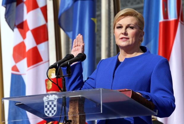 Kolinda Grabar-Kitaroviç (Hırvatistan): Hırvatistan eski Dışişleri Bakanı Kolinda Grabar-Kitaroviç, 2015 yılındaki seçimleri kazanarak sadece Hırvatistan'ın ilk kadın devlet başkanı değil, aynı zamanda Balkanlar'da seçimle bu göreve gelen ilk kadın politikacı oldu.