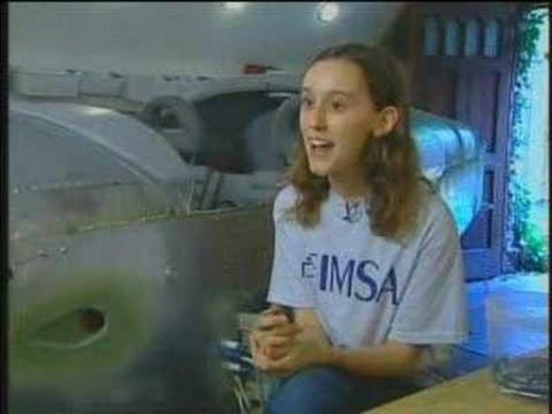 2003 yılında, daha 10 yaşındayken uçmaya başlayan Sabrina Pasterski, dünyanın en zeki insanlarından biri olarak gösteriliyor.