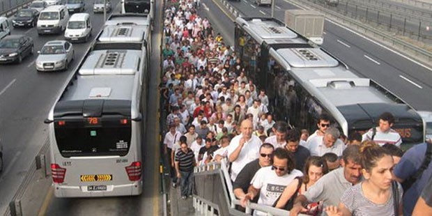 raw_mecidiyekoy-metrobus-istasyonu-yenileniyor_968226666.jpg