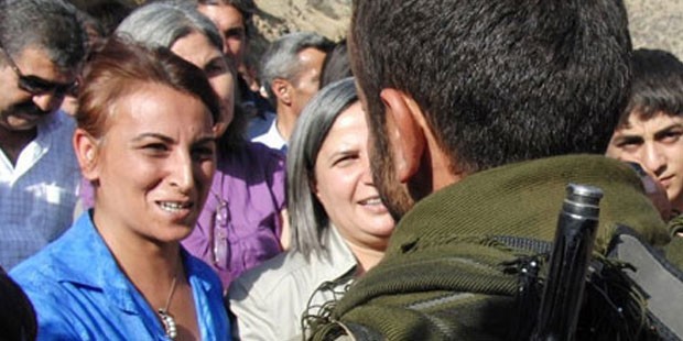 Aysel Tuğluk: PKK&#39;lılara sarılmak suç değil