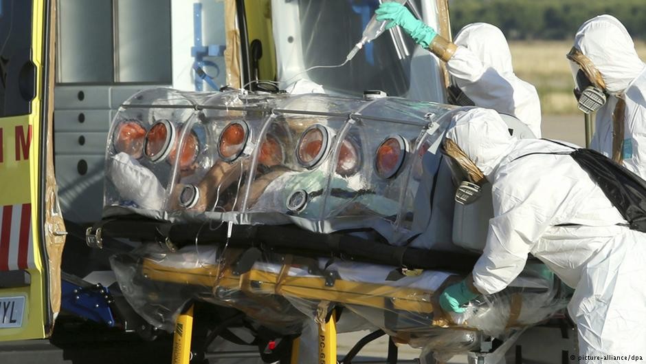 Ebola taşıyan rahip İspanya'ya getirildi
