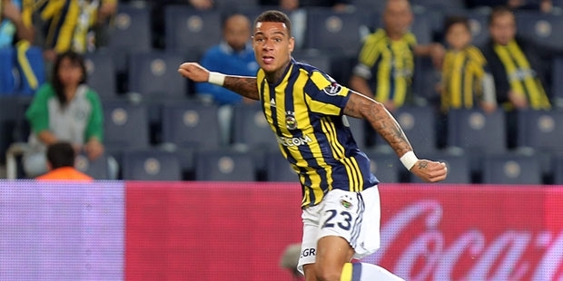 Van Der Wiel headed for Fenerbahce