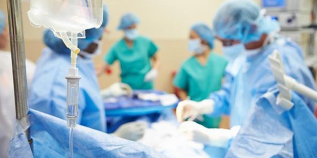 devlet doktora selulit icin beyin kanamasi ameliyatinin 6 kati ucret oduyor