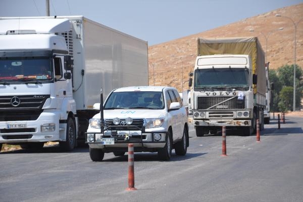 BM’den Suriye’ye 22 TIR yardım