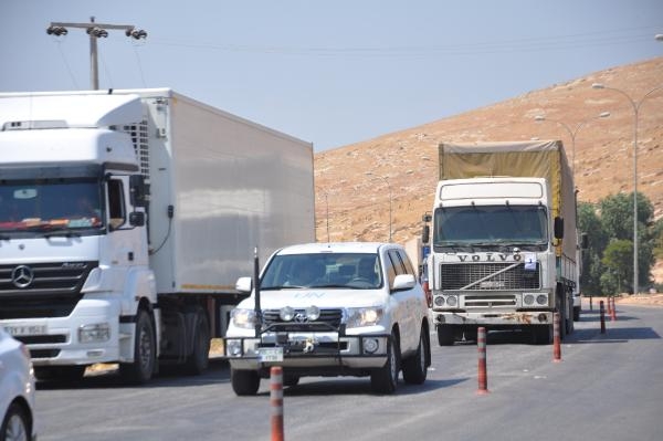 BM’den Suriye’ye 14 TIR yardım