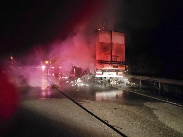 Çorum'da TIR yandı