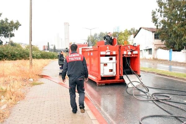 İzmir'de yağmur etkili oldu