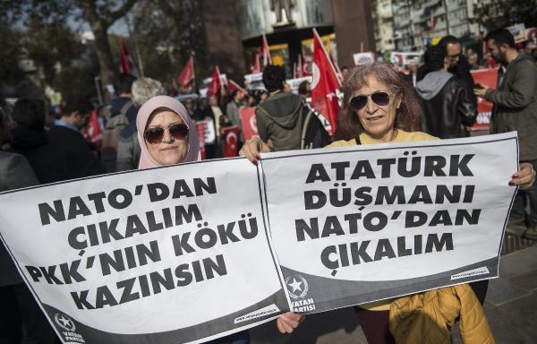 Beşiktaş'ta NATO protestosu