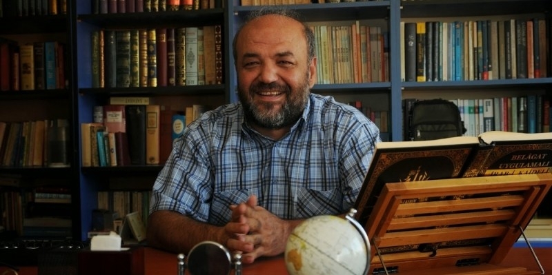 İhsan Eliaçık: İslam eşcinselliğe değil, zorbalığa karşıdır; Osmanlı'da