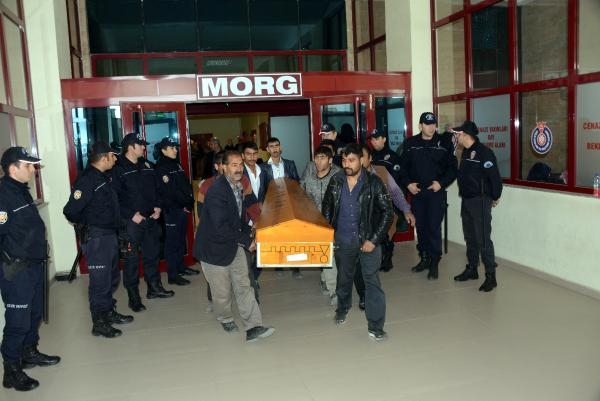 Kahramanmaraş'ta minibüs, kamyona çarptı: 9 ölü, 4 yaralı (3)