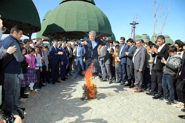 Elazığ'da coşkulu nevruz kutlaması