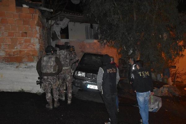 İzmir'de nevruz öncesi operasyon: 61 gözaltı