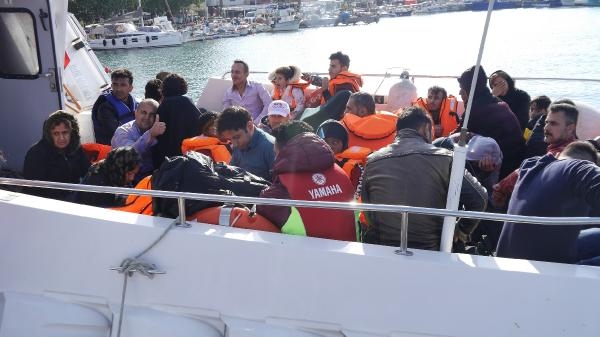 Çanakkale'de, 77 kaçak göçmen yakalandı