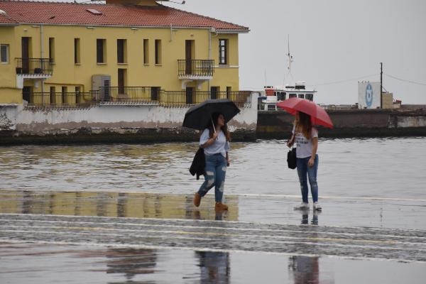 İzmir'de sağanak