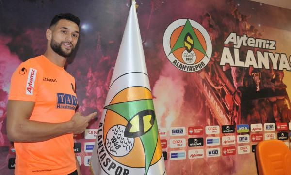 Aytemiz Alanyaspor, Steven Caulker ile sözleşme imzaladı